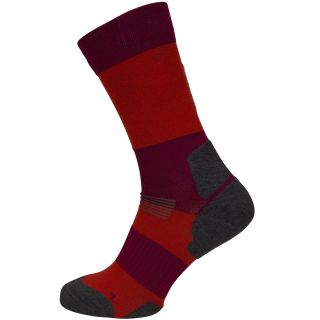 Swix Endure XC Sock Light in Rot mit Polsterung und Wollmischgewebe für Komfort und Wärme.