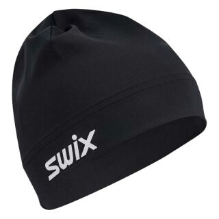 Swix Move Beanie Schwarz – elastische, enganliegende Sportmütze mit Logo für aktive Einsätze